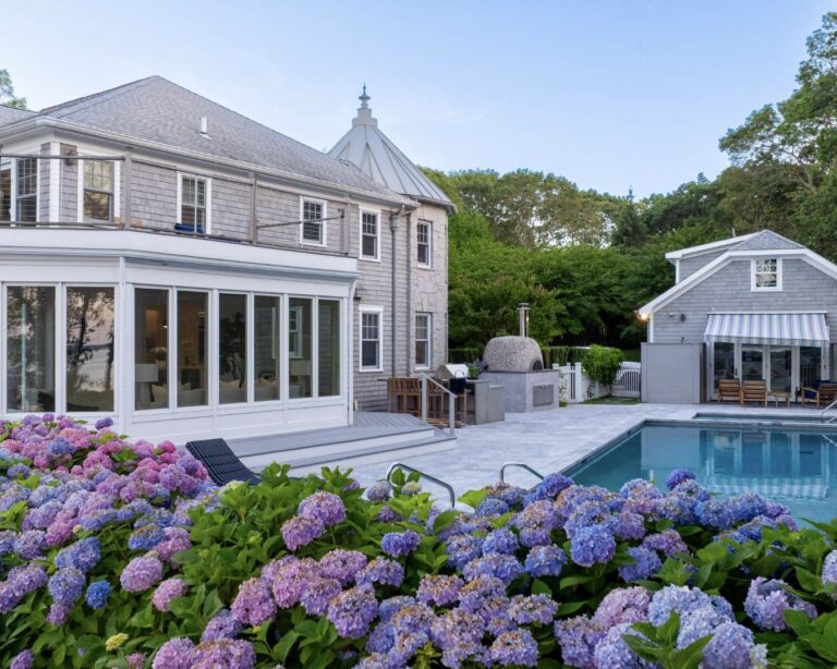 Luxury Real Estate Postcards: A Powerful Marketing Tool for High-End Property Listings