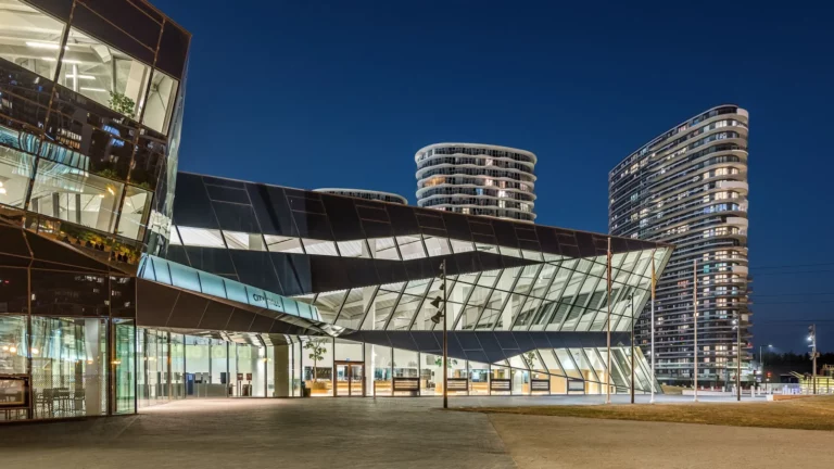 Modern Office Building Design: Innovation, Technology, and Real-World Examples