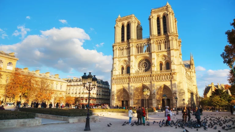 Notre Dame Cathedral Architecture – History, Gothic Masterpiece, and Global Influence